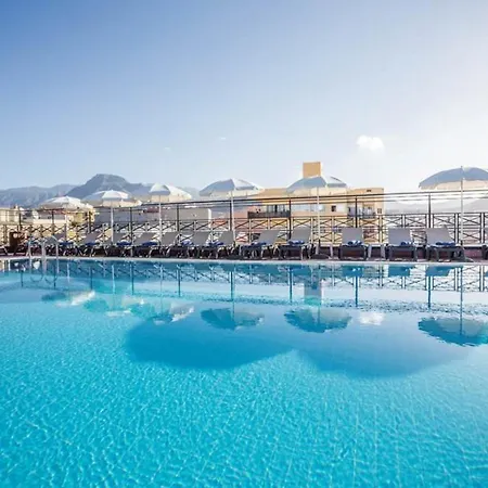 Standard Twin Room, Breakfast Including At 200meters From The Beach In Los Cristianos *