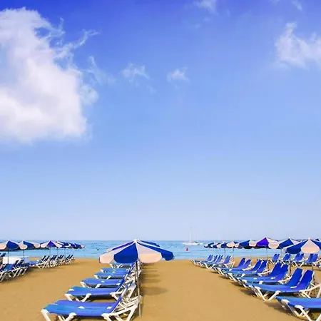 Standard Twin Room, Breakfast Including At 200meters From The Beach In Los Cristianos Daire *