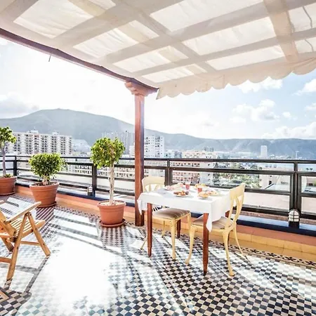 Standard Twin Room, Breakfast Including At 200meters From The Beach In Los Cristianos Daire