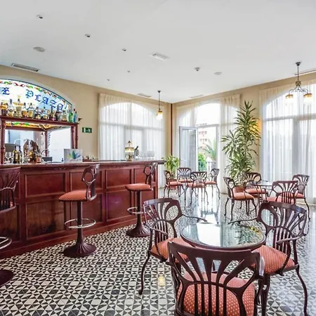 Daire Standard Twin Room, Breakfast Including At 200meters From The Beach In Los Cristianos